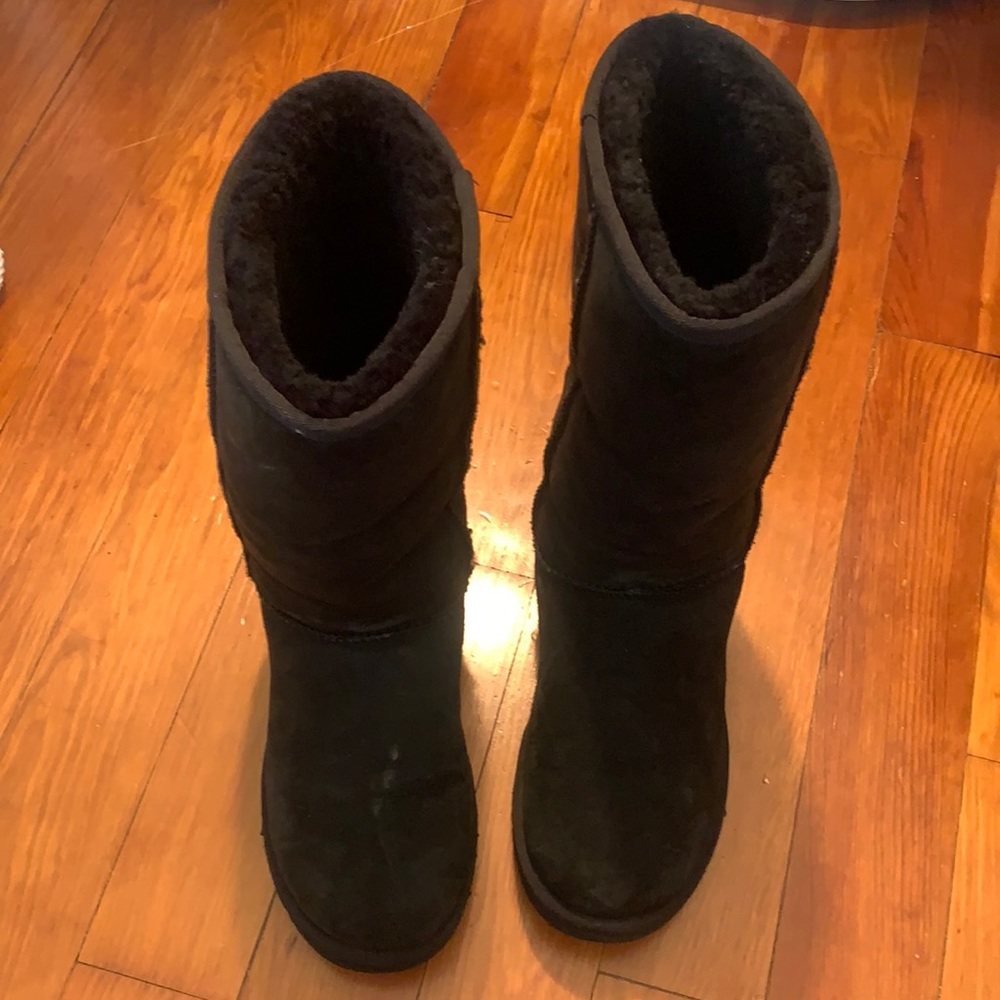 Black Ugg’s, barely worn.